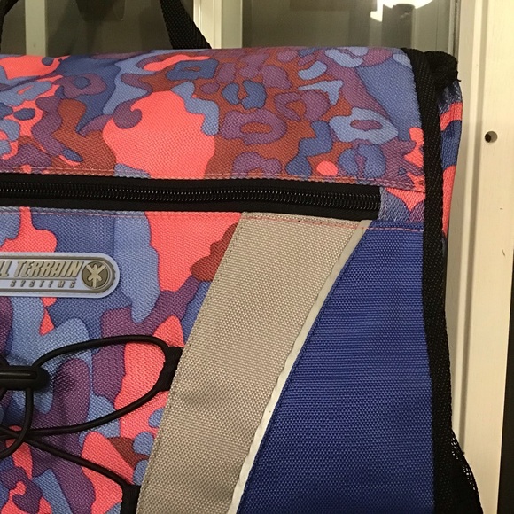 π PLC-All Terrain Travel Systems Messenger Bag - Picture 4 of 12